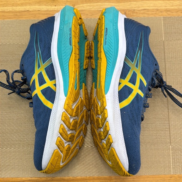 Asics GT-2000 11 Blue and Gold sneakers - Picture 2 of 6
